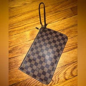 LV Pouch